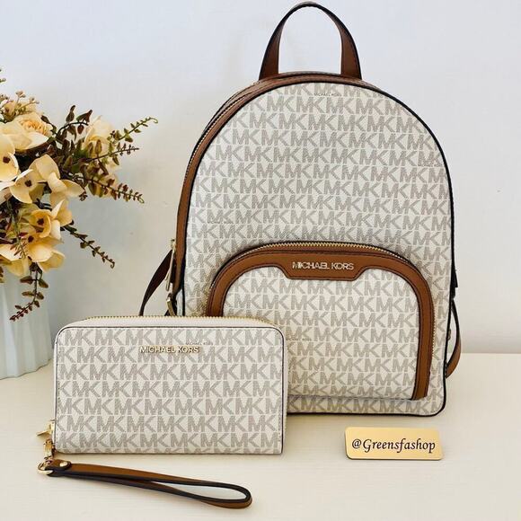 NWT Michael Kors Jaycee Medium Zip Pocket Backpack & wallet vanilla - Picture 1 of 12